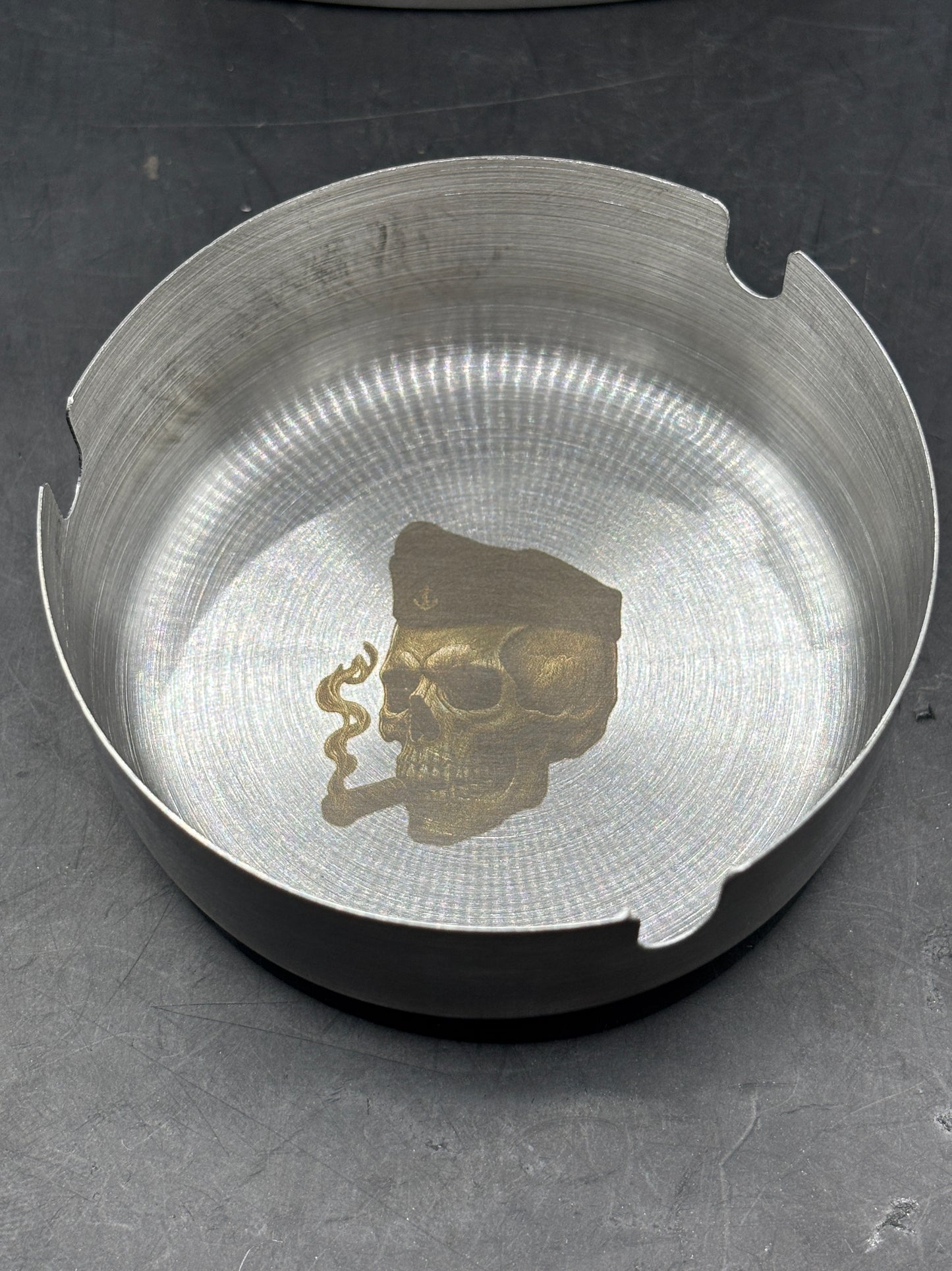 Aschenbecher aus Edelstahl mit deinem Logo